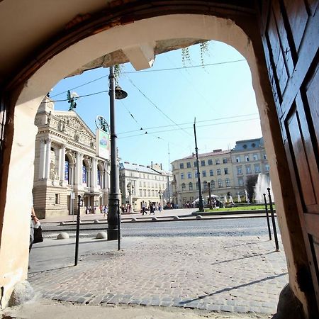 Romantic Lux Vivaldi Suite Svobode Avenue 39 Львов Экстерьер фото