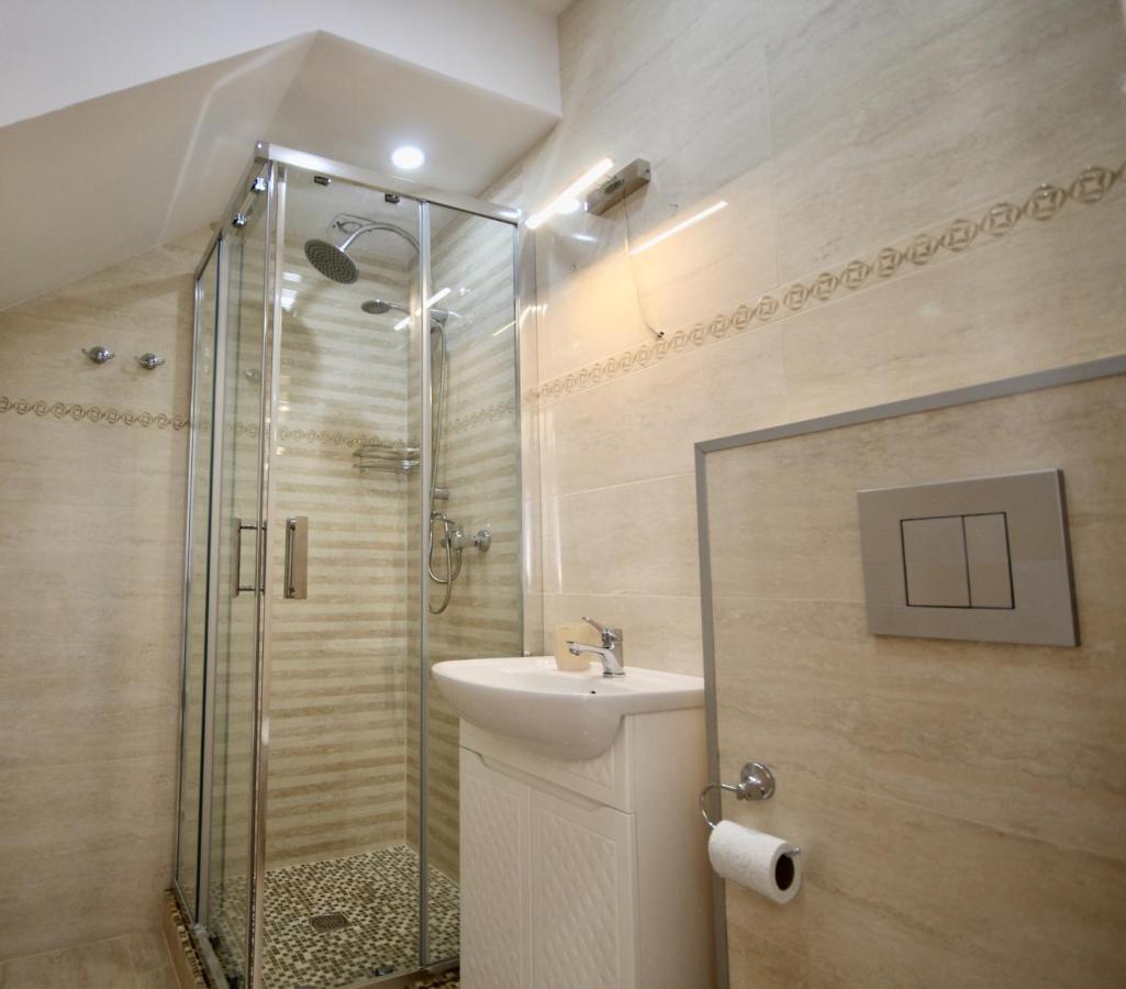 Romantic Lux Vivaldi Suite Svobode Avenue 39 Львов Экстерьер фото