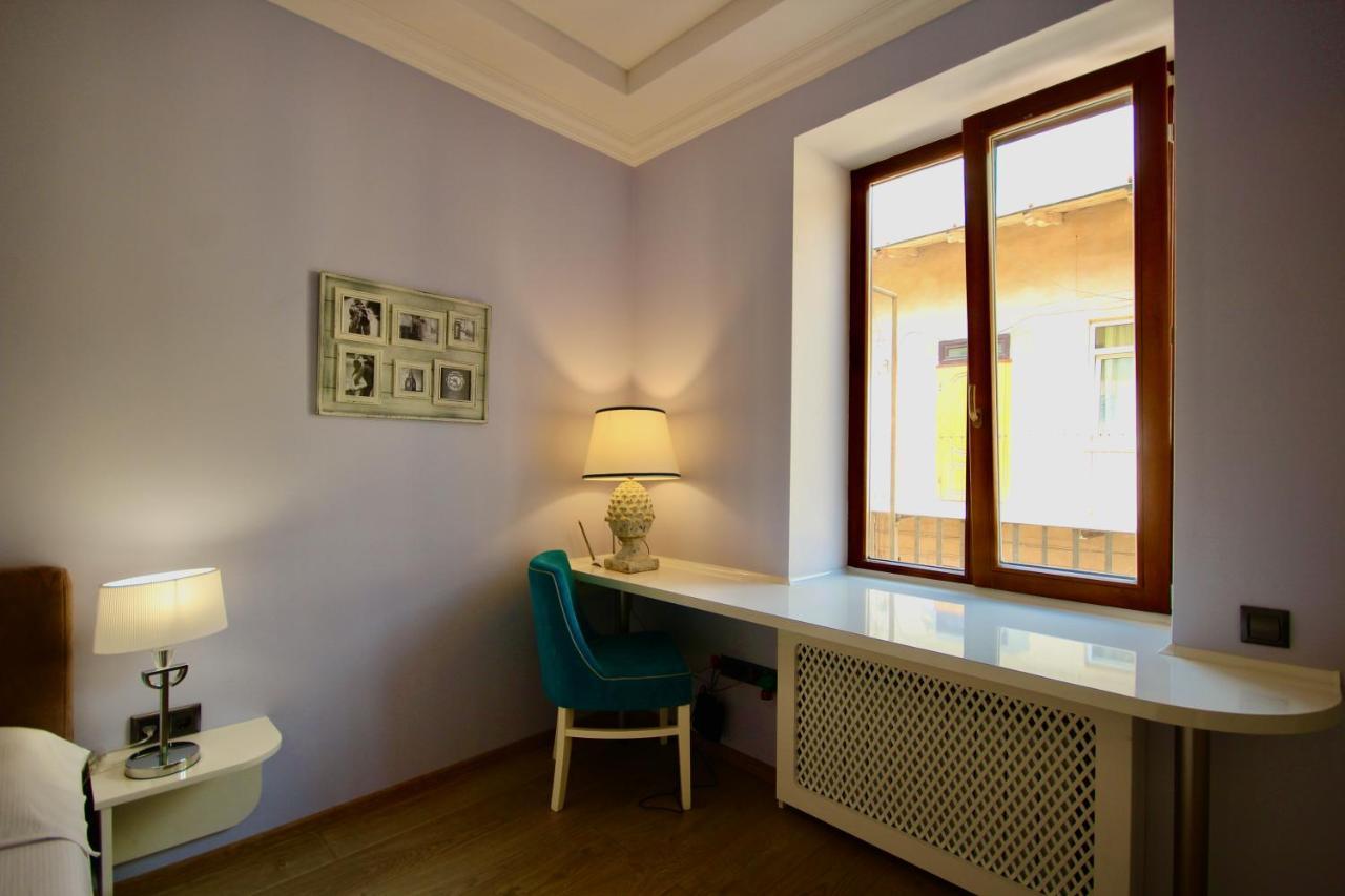Romantic Lux Vivaldi Suite Svobode Avenue 39 Львов Экстерьер фото
