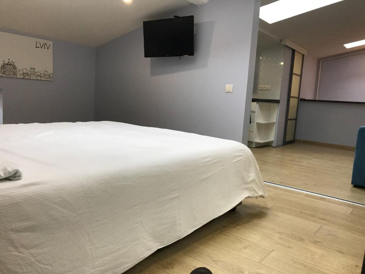 Romantic Lux Vivaldi Suite Svobode Avenue 39 Львов Экстерьер фото