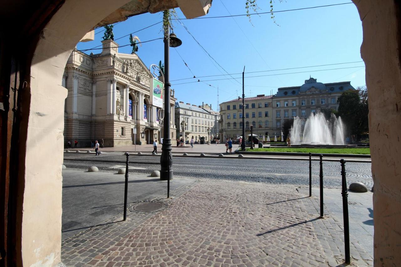 Romantic Lux Vivaldi Suite Svobode Avenue 39 Львов Экстерьер фото