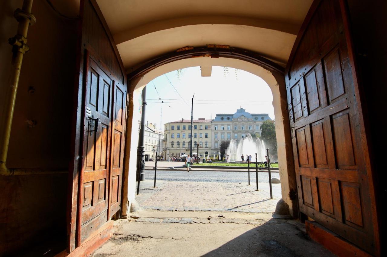 Romantic Lux Vivaldi Suite Svobode Avenue 39 Львов Экстерьер фото
